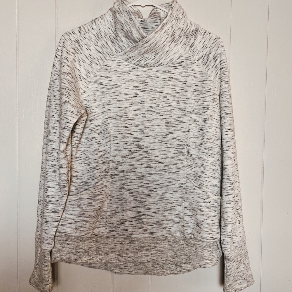 Pull over sweater
